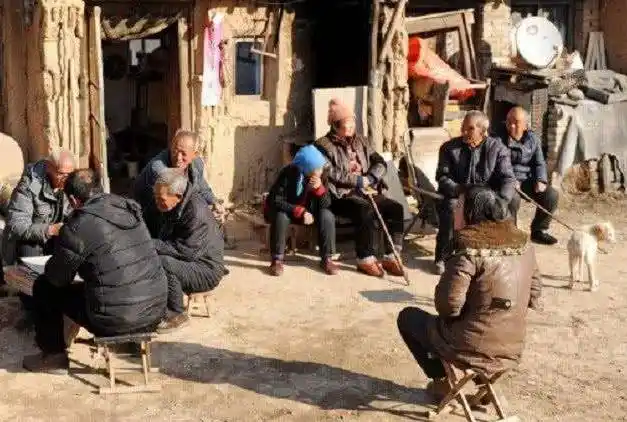 农村养老难,60,70后的独生子女父母靠啥养老?老农:有件事更急