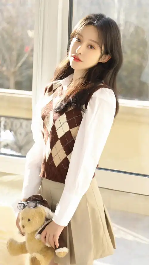 衬衫 格子背心 百褶裙 长发 美女4k手机壁纸竖屏2160x3840-美女壁纸