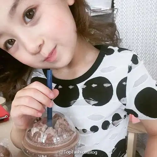 超可爱的小女孩混血儿ellie