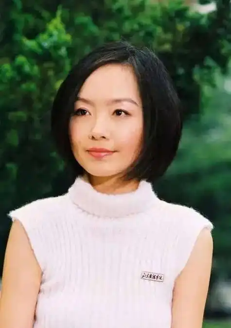 鲁豫被吐槽没情商有过2段婚姻52岁坚持丁克向往爱情幸福吗