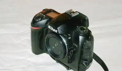 出售精品中端机,原装尼康d70s(1200元)加28-105mm尼康镜头(300元)