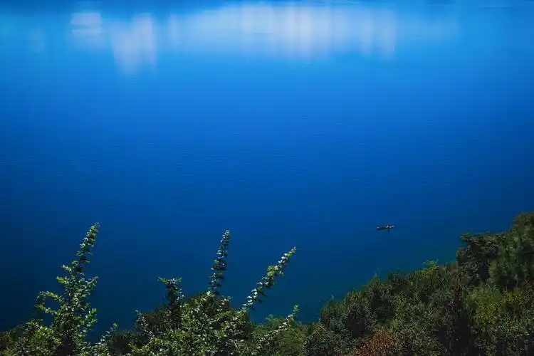 梦幻之美:蓝色泸沽湖