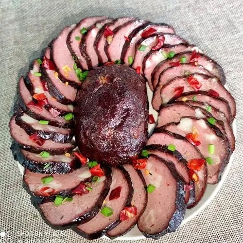 湖南邵阳武冈特产猪血丸子农家自制柴火丸子烟熏豆腐干猪血粑批发 1份