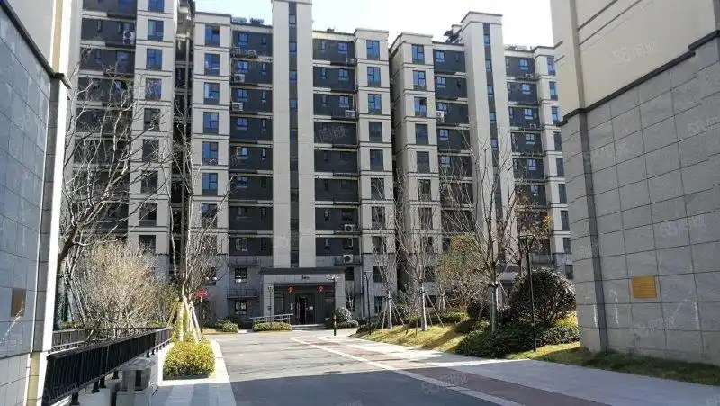 保利紫荆公馆 次顶楼解放路景山学校3室飞机户型,保利紫荆公馆-盐城58