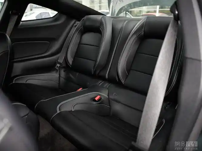 福特mustang 2015款 50周年纪念版--后排座椅 / 105