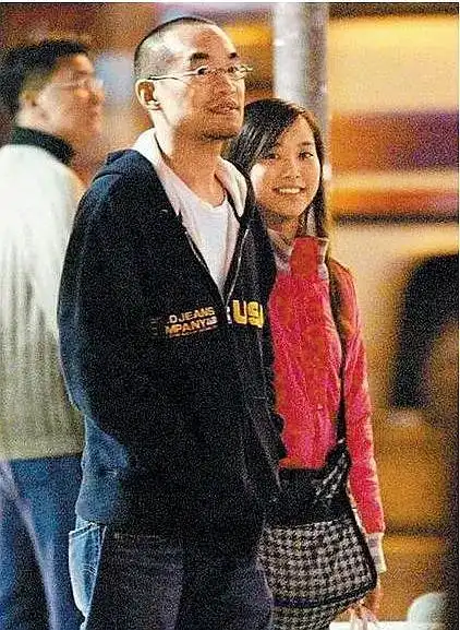 i康熙进有人看过古早的黄立成和容嘉被周刊拍到的