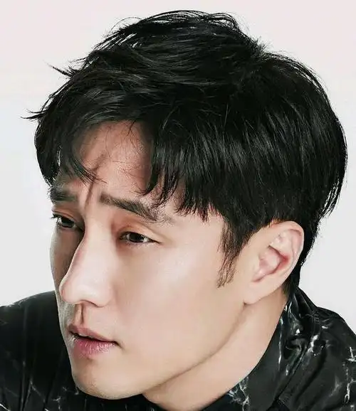 大家都知道韩国帅哥多,各种各样类型的都有,但难免会有人觉得"他"长得