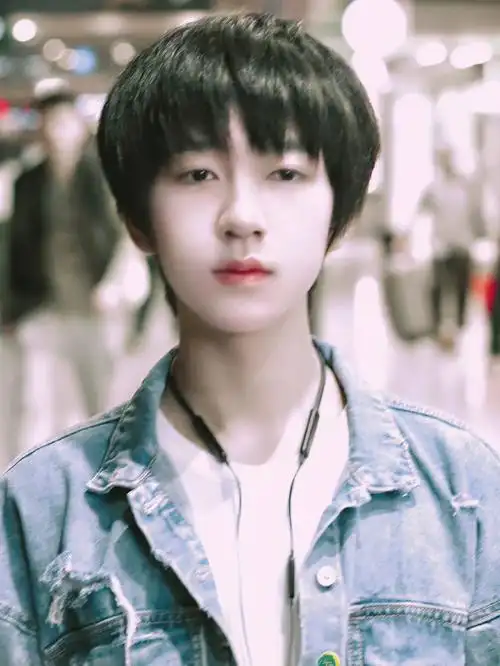 从小素颜自带内眼线,嫉妒9113,14,15#贺峻霖  #时代少年团贺峻霖