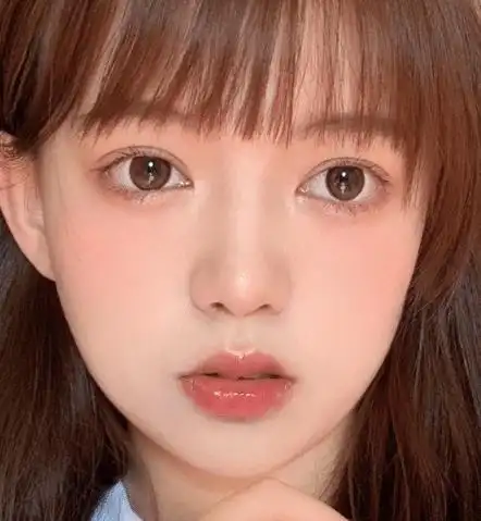 桃花眼女生适合什么样的眼镜