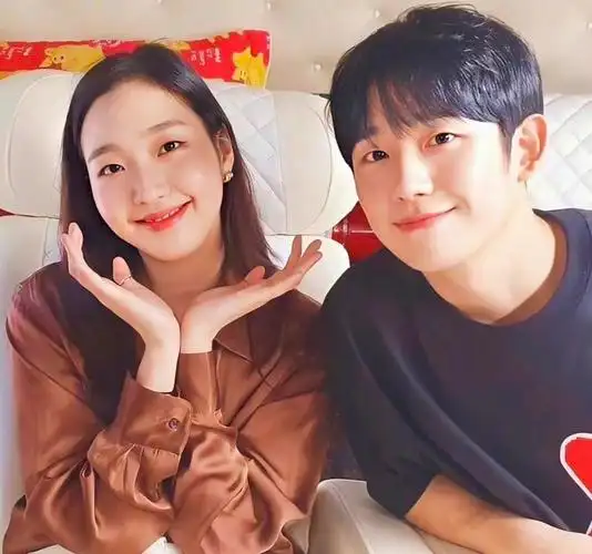 丁海寅和金高银真的好好磕啊更新动图