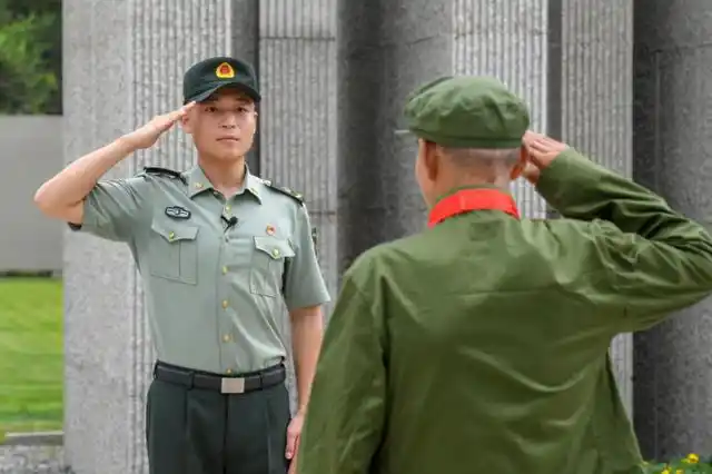 八一特别策划丨两代军人,跨越60年的军礼