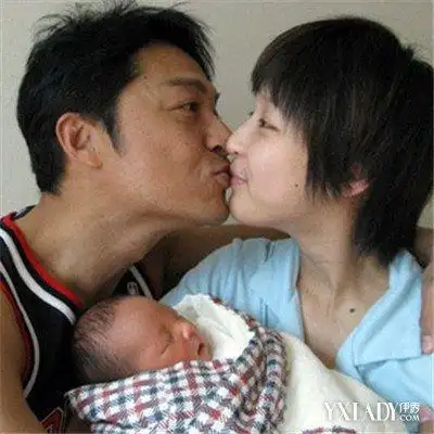 【图】歌手满江的妻子是谁 自曝与老婆的情史