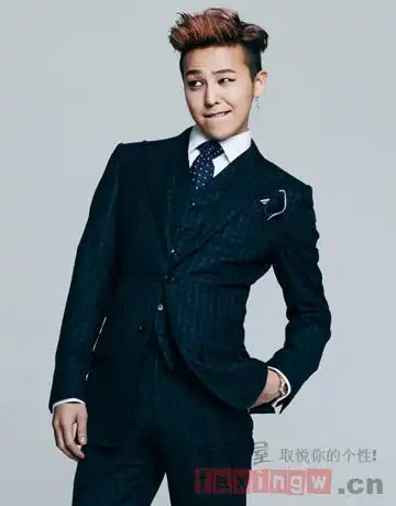 bigbang权志龙蓬松大背头发型 尽显潮流个性