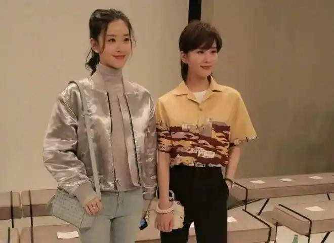 演员刘诗诗有多高她的肩颈线条为她增高不少厘米