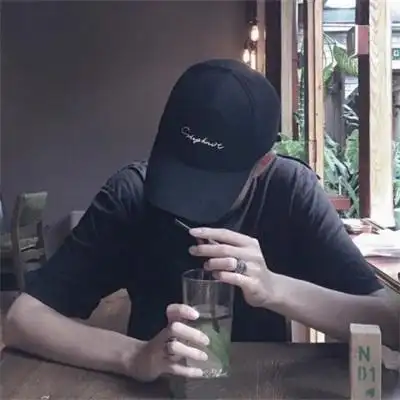 戴帽子的男生超帅头像时尚男生图片大全