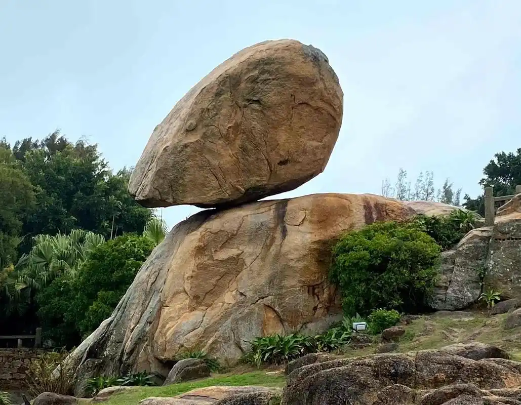 行摄东山岛(1)天下第一奇石——风动石