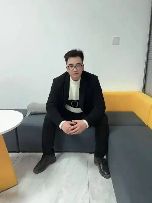 【男嘉宾推荐】30岁小哥哥,国企上班,月薪1w ,已买房,理想的另一半