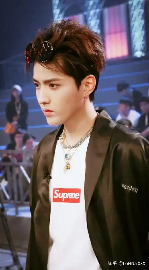 吴亦凡跟exo的kris是一个人吗?为什么差这么多? - 知乎