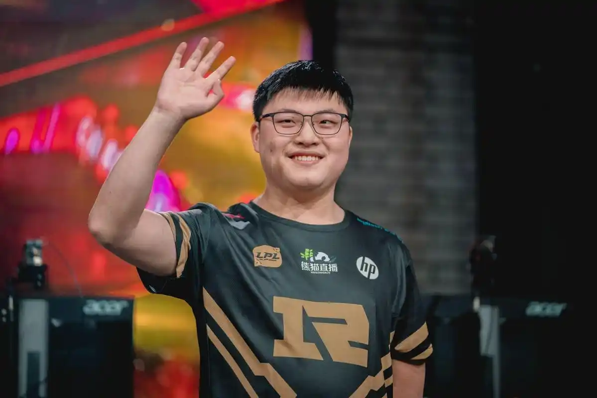 uzi最新的2800是什么梗为什么它堪比厂长的4396