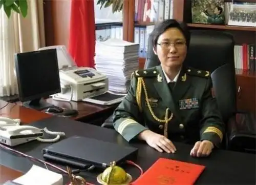 1983年毕业于清华大学[微博]工程力学系热物理专业陈招娣少将(1955―)