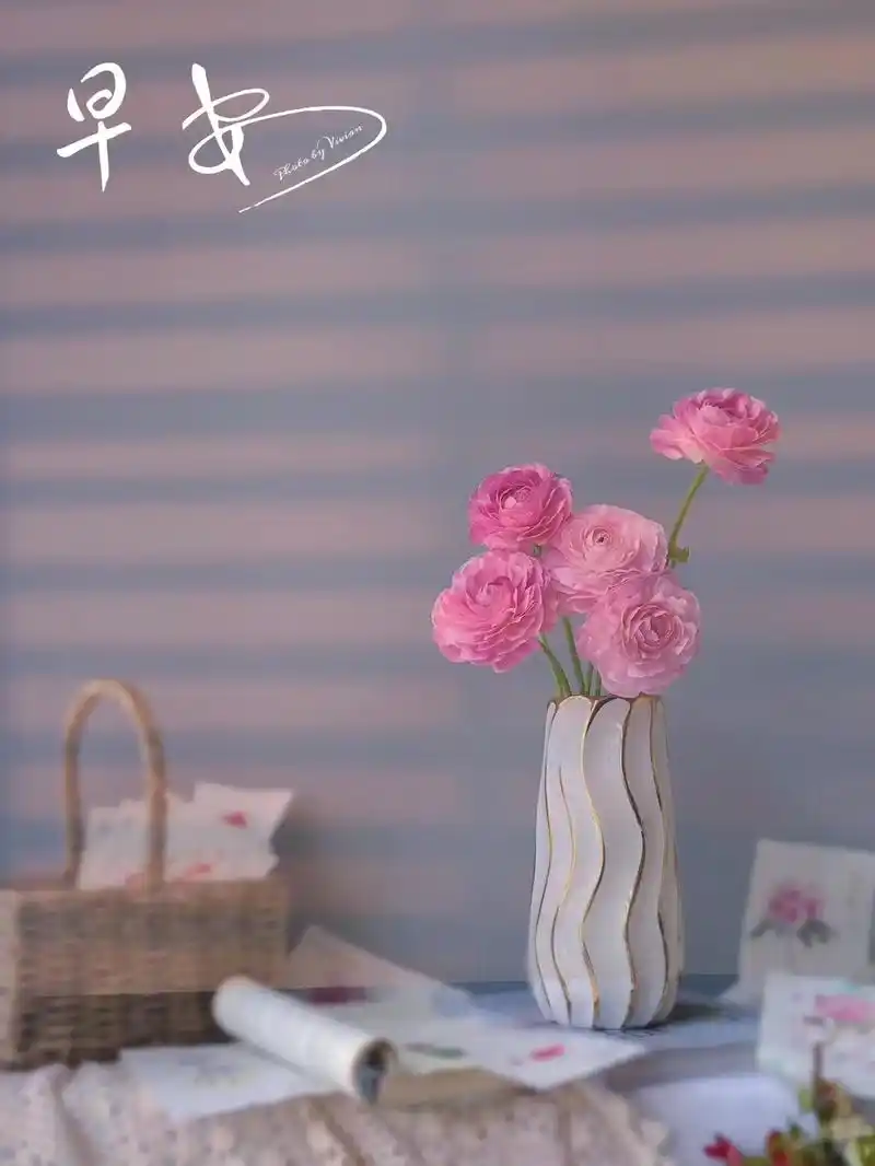 把浪漫和爱揉碎了放进日常日子里.早安～ 配图鲜花:洋牡丹麦浪 - 抖音