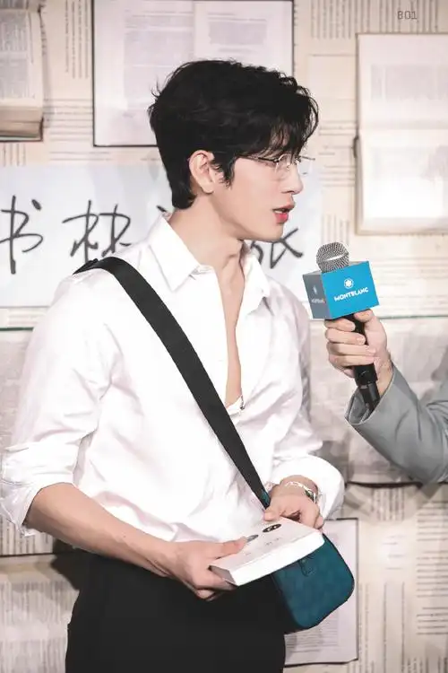 井柏然超话98#万宝龙全球品牌大使井柏然#我说今天万宝龙年度最佳谁