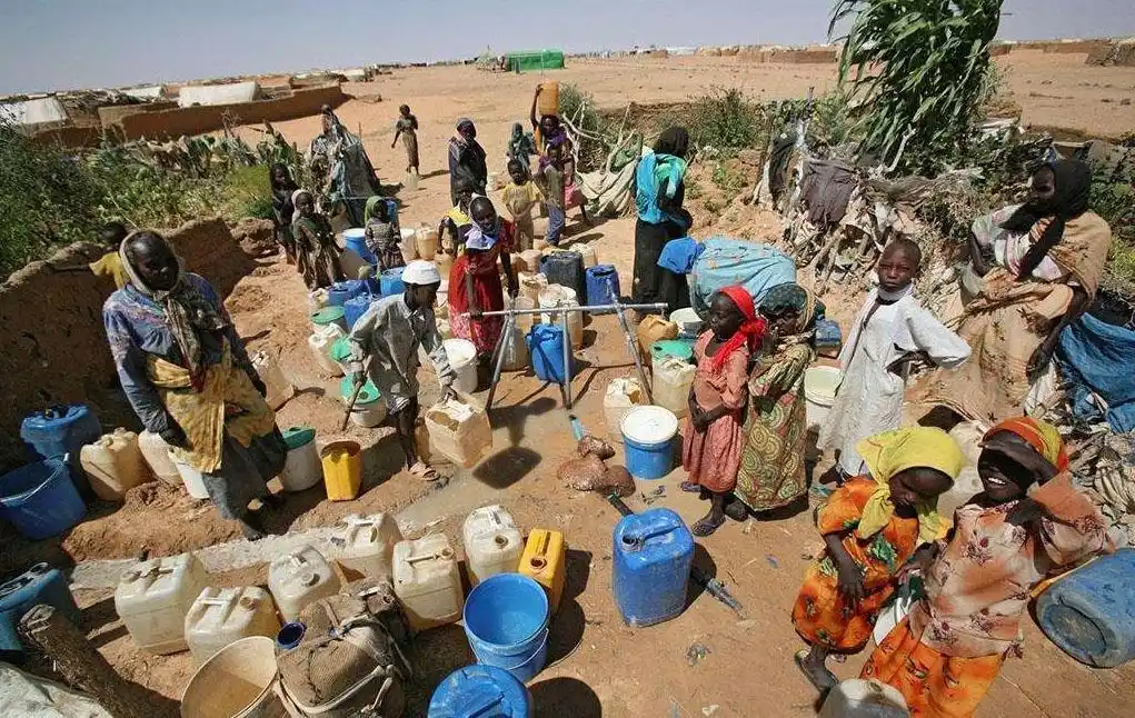 非洲农村为啥这么穷?看完其中的原因不厚道地笑了!