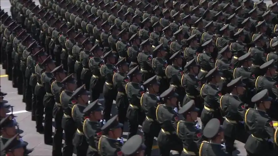 "东北抗联"英模部队方队通过天安门广场