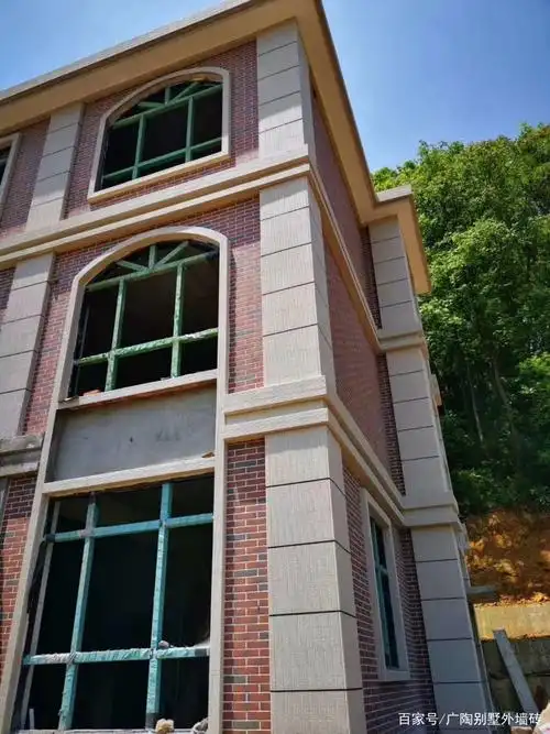 外墙砖 邵阳乡村自建房整栋房子外立面采用广陶的戈壁砂影搭配丹霞石