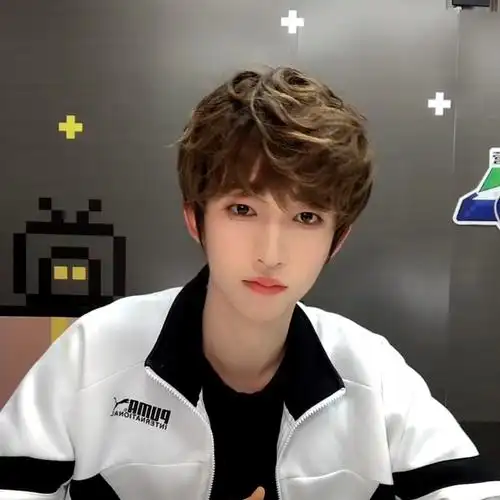 刘宇的唇珠怎么那么大好想咬一口持续更新