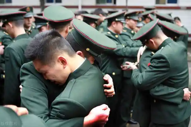 战友离别时的情谊究竟有多珍贵?