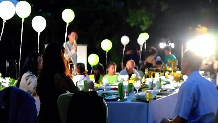 超有氛围的户外晚宴