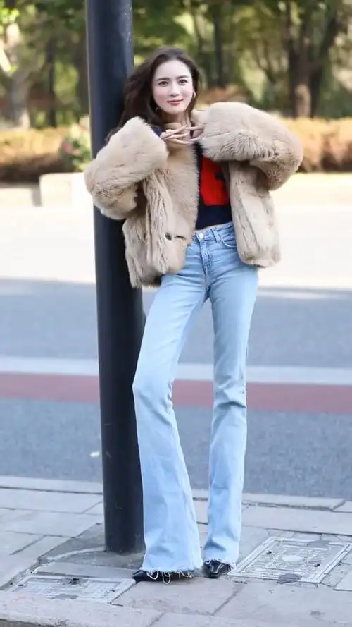 街拍美女#气质拿捏非常到位