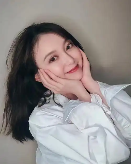 汪小敏唱歌时,每一帧都很美|妆容|胡夏|素颜_网易订阅