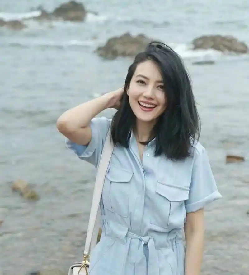 高圆圆发型 今天解锁了下高圆圆的发型.