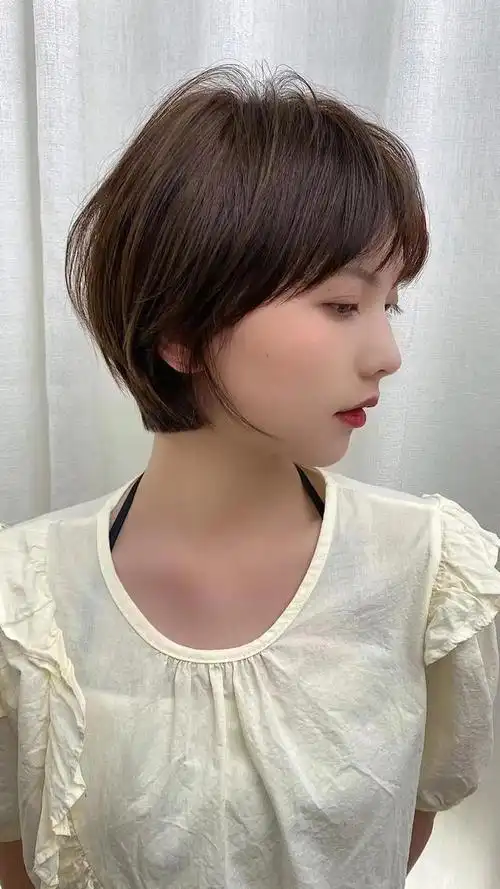 别再烫全头卷了,当下最火短发送给你,美到让人看不够