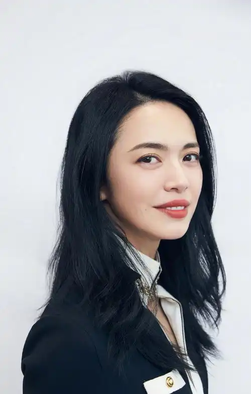 姚晨知性干练活动照图片