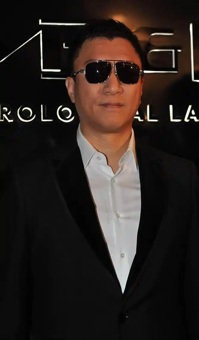 孙红雷:演艺路上的"潜伏"与"征服" 孙红雷,一个从"舞王"到"大哥",从"