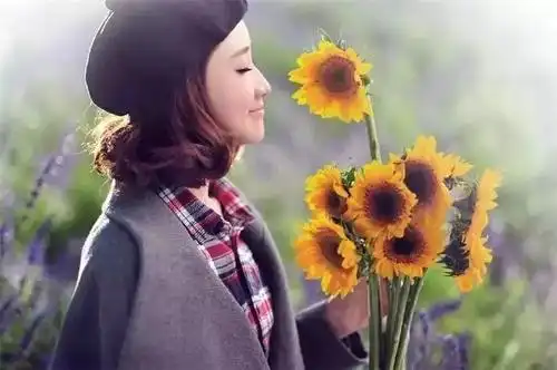 请记得给自己一个坚强的声音,一个自信的微笑