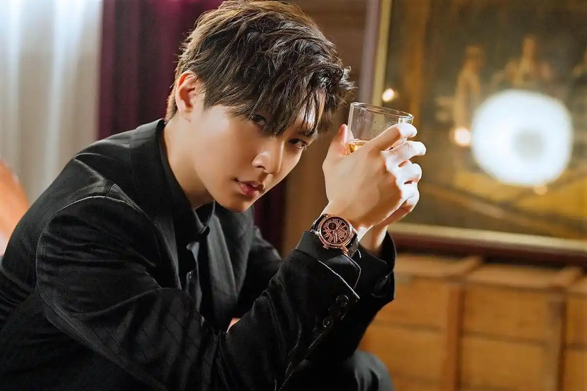 【炎亚纶事业大爆发名表商谈合作月收7位数】影歌视三栖男神炎亚纶在