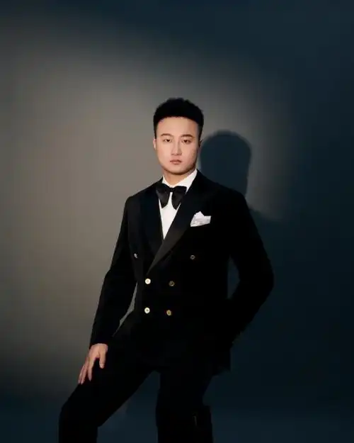 亚洲唯一中国男中音孔祥沣出演歌剧爱的甘醇