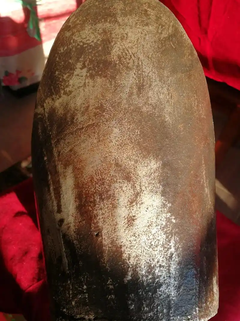 请玩银锭的大神鉴赏一下,几百年前的银锭锈蚀是不是这个样子.