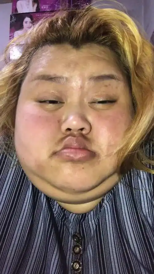 丑胖子化妆逆袭清纯女神