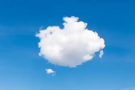 蓝色的天空白色云朵照片