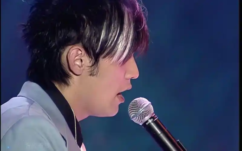 19.周杰伦-搁浅 无与伦比 2004年演唱会!