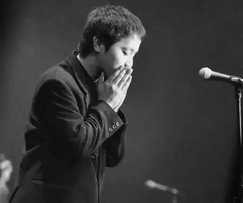 图窦唯红磡吹笛子惊艳时光的男神迷倒众生