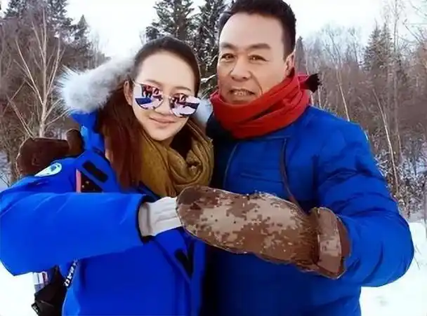 回顾著名演员储智博24岁娶初恋做妻子今明星女儿让他骄傲让他忧