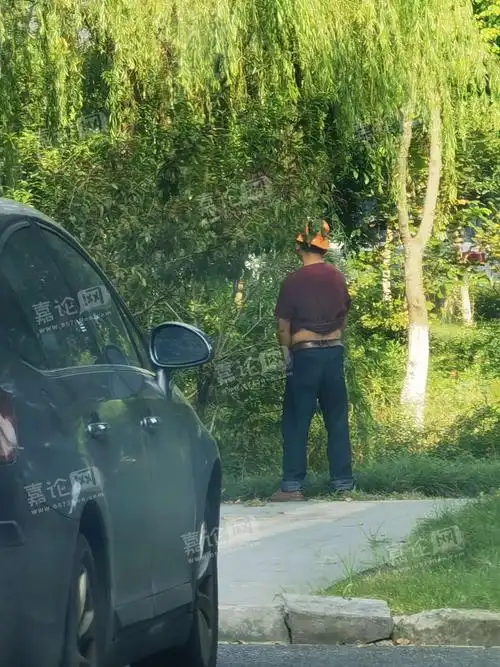 太恶心了 公司附近有人随地尿尿