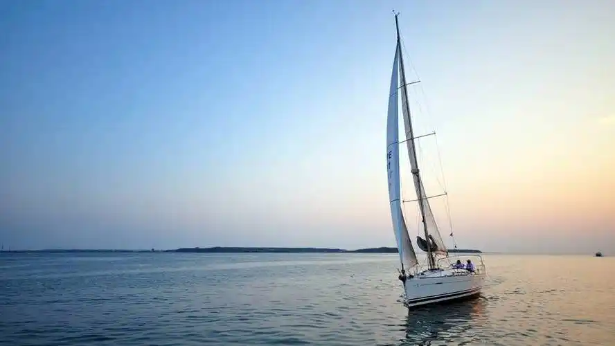 "船帆设计的艺术之梦"_吕文_大海_航行