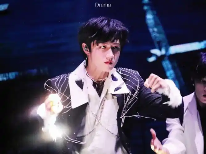 04    《少年on fire》第二季  朱志鑫    @tf家族-朱志鑫